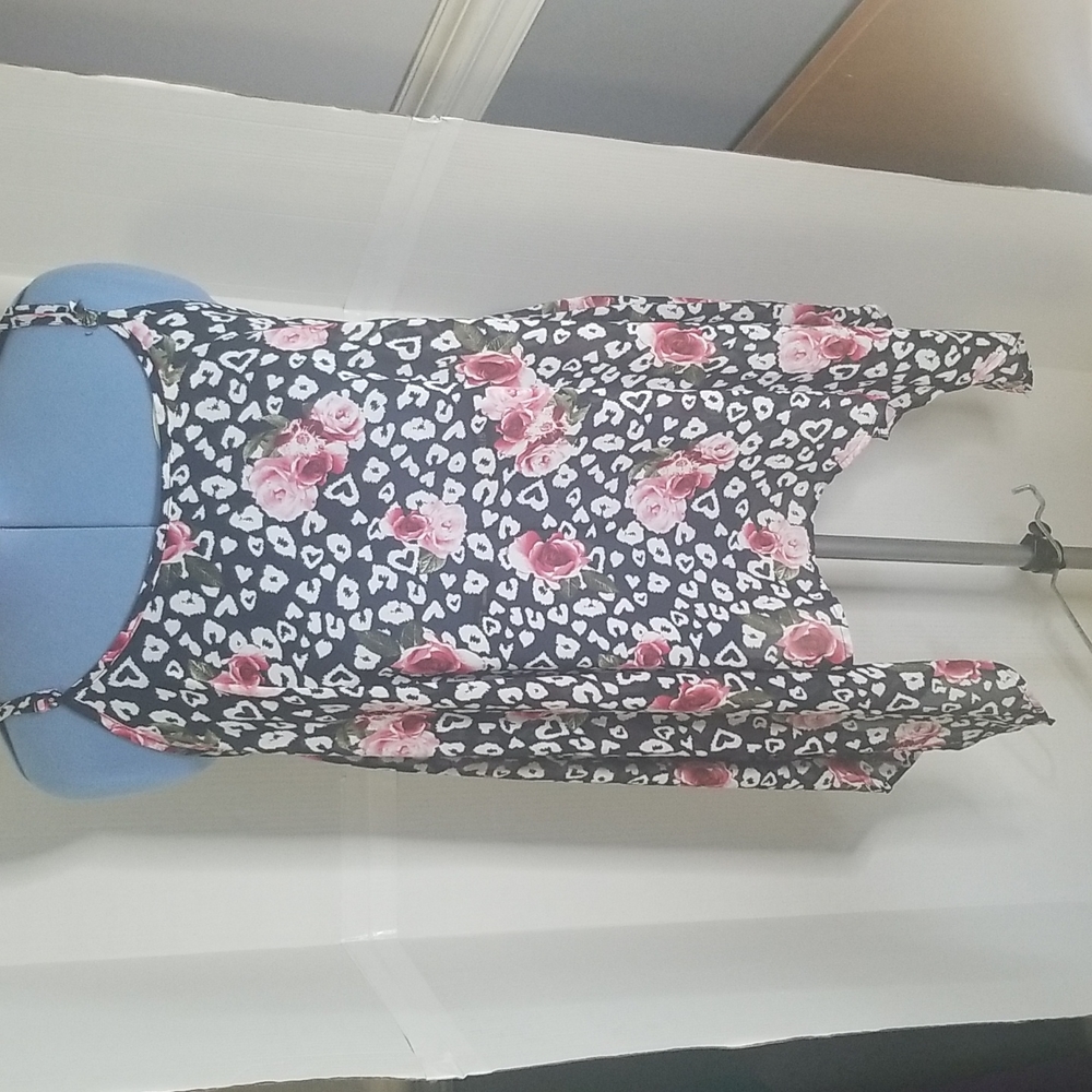 Torrid flowy tank top